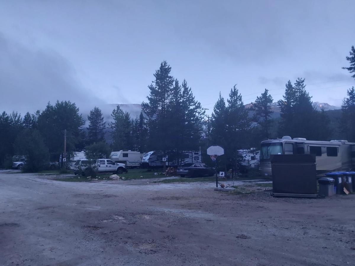Blue River Cabins & Campgrounds Экстерьер фото