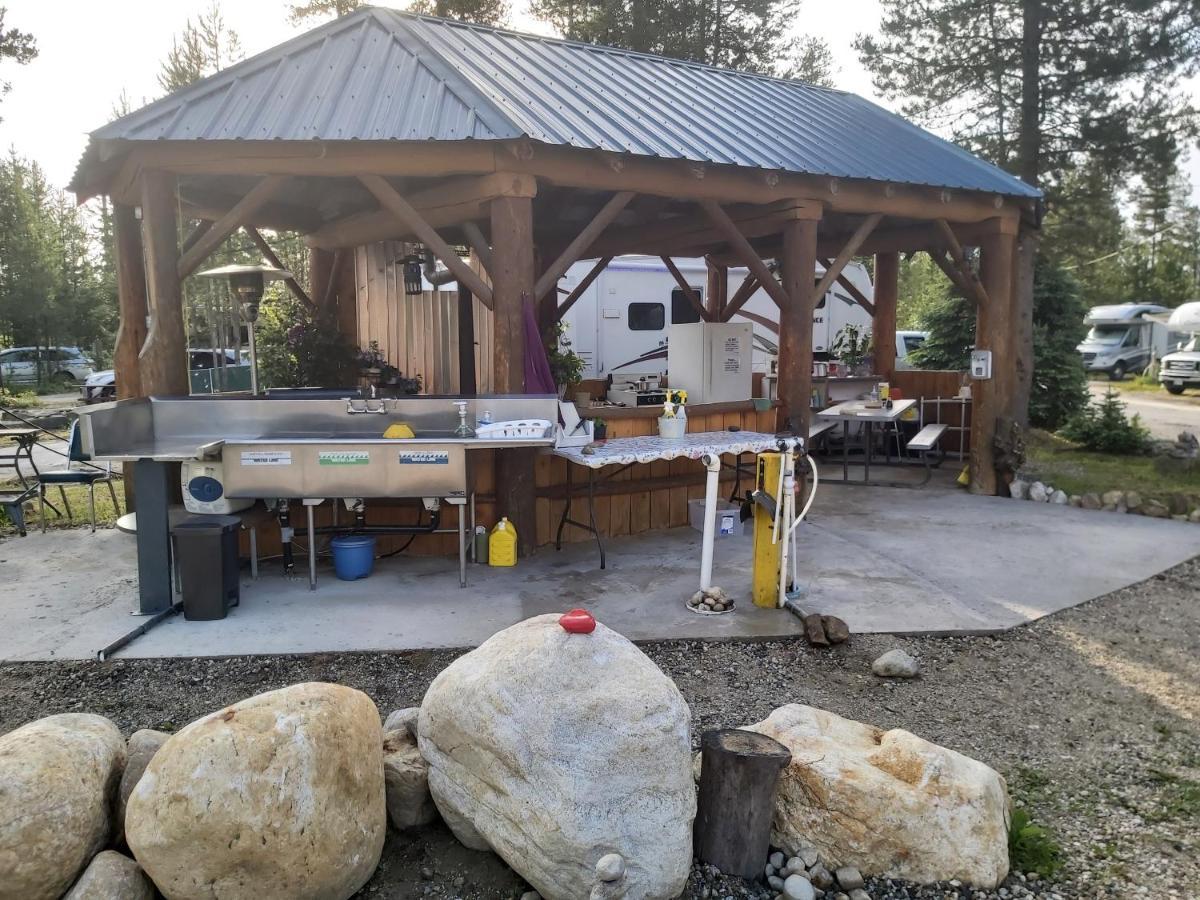 Blue River Cabins & Campgrounds Экстерьер фото